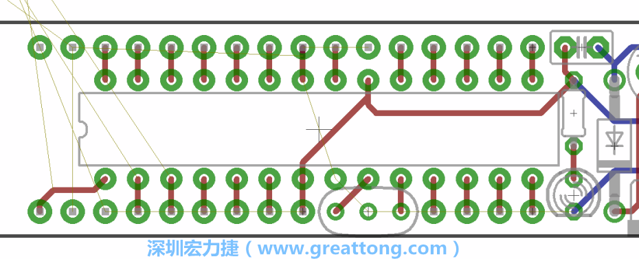 諧振器應擺放在ATmega微控制器的針腳8、9和10旁邊，在共鳴器和微控制器中間的高頻信號線應該要愈短愈好，此外，其它的信號線應該要遠離這個區(qū)域且配置在諧振器的下方，這樣做是為了防止不必要的無線電波干擾。