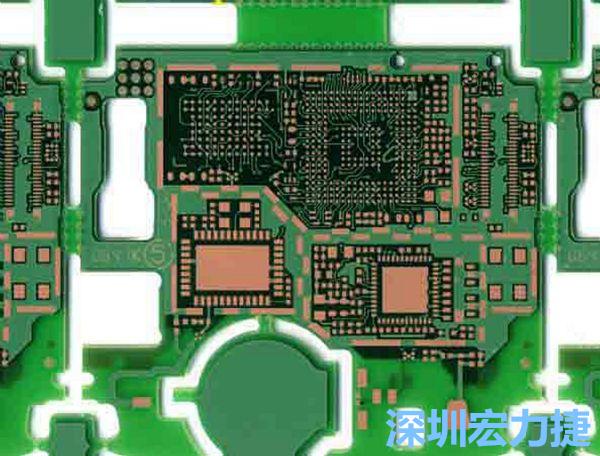 在產(chǎn)品極度要求小型化設(shè)計(jì)時(shí)，可利用HDI板材壓縮主板面積，同時(shí)具減輕重量優(yōu)點(diǎn)。