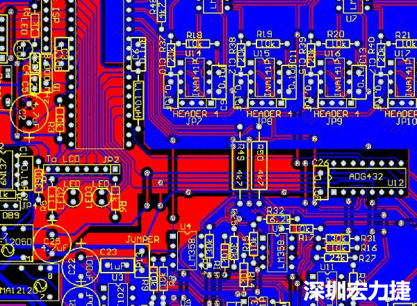 一般產(chǎn)品的PCB設(shè)計，多數(shù)先決定元件布局，再進行線路連接，于元件位置就先改善干擾問題，再從線路細節(jié)著手改善產(chǎn)品。