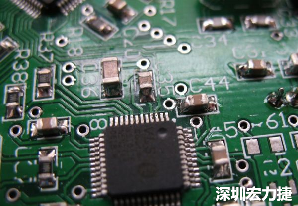 音訊電路訊號品質(zhì)，是影響操作體驗的關(guān)鍵，電路布局要特別注意。